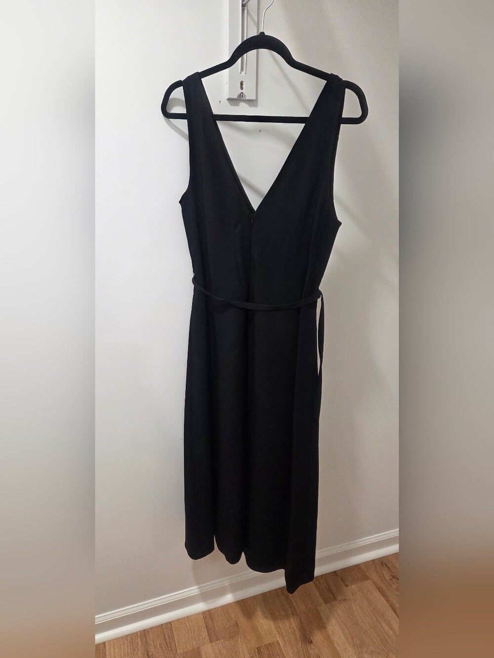 Zara Black V-Neck Sleeveless Midi Dress - Picture 5 of 6